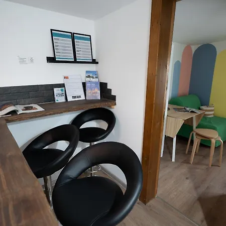 Family Garden With Free Private Parking & Playground