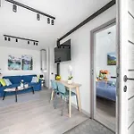 Family Garden With Free Private Parking & Playground Apartament *