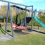 Lägenhet Family Garden With Free Private Parking & Playground Riga