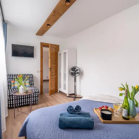 Apartamento Family Garden With Free Private Parking & Playground *