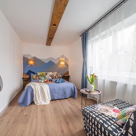 Apartamento Family Garden With Free Private Parking & Playground