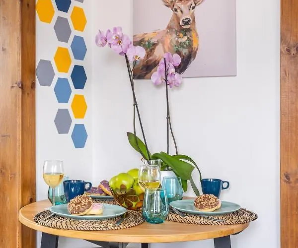 Family Garden With Free Private Parking & Playground Lägenhet Riga