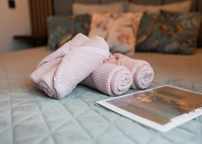 Family Garden With Free Private Parking & Playground Dzīvoklis *