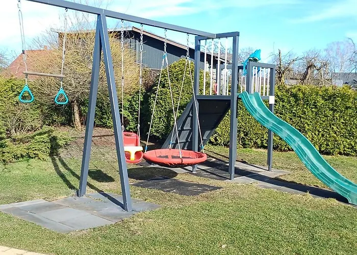 Dzīvoklis Family Garden With Free Private Parking & Playground Riga