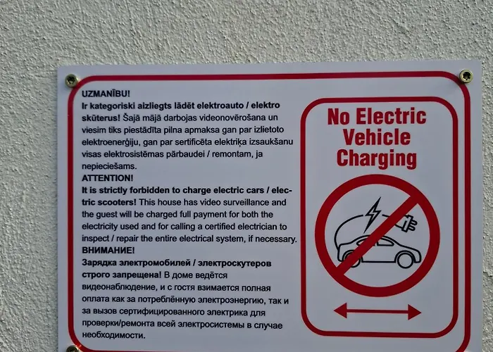 Lägenhet Family Garden With Free Private Parking & Playground *