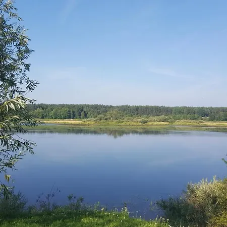 Family Garden With Free Private Parking & Playground *