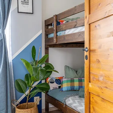 Apartment Family Garden With Free Private Parking & Playground *