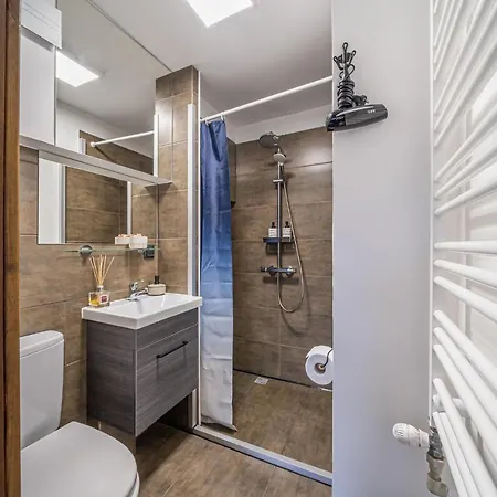 Family Garden With Free Private Parking & Playground Apartment Riga