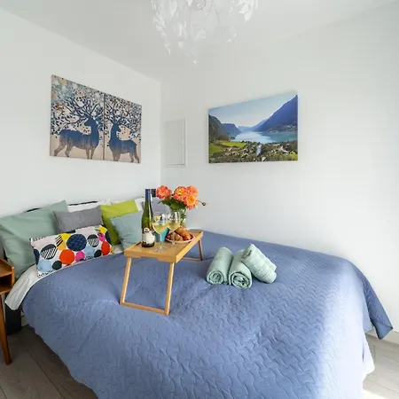 Family Garden With Free Private Parking & Playground *