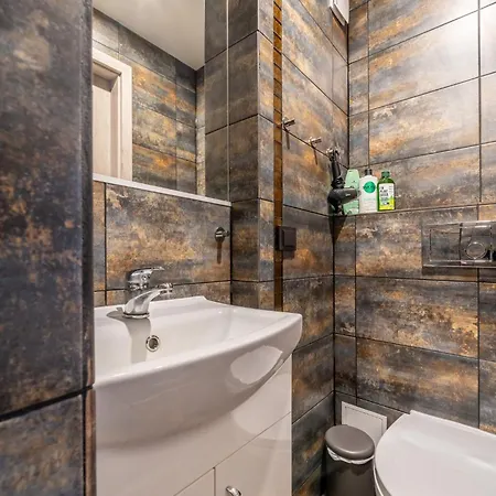 Apartment Family Garden With Free Private Parking & Playground Riga