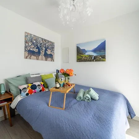 Family Garden With Free Private Parking & Playground Apartament *