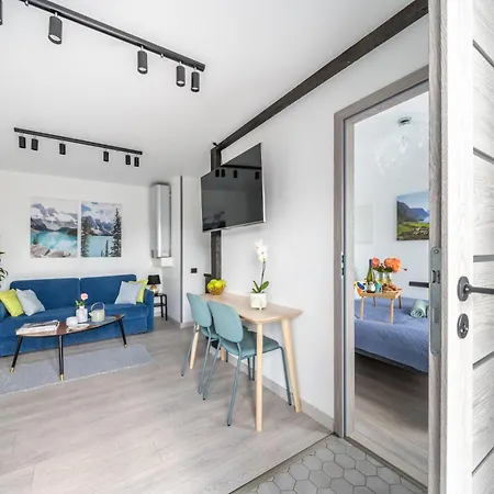 Family Garden With Free Private Parking & Playground Apartament *