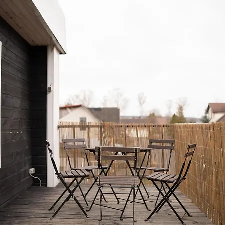 Family Garden With Free Private Parking & Playground *