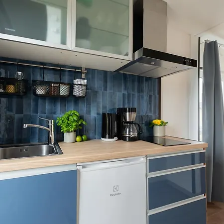 Apartment Family Garden With Free Private Parking & Playground *