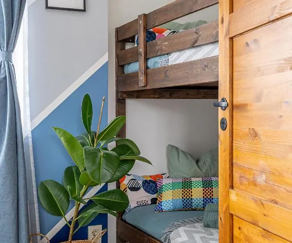 Apartment Family Garden With Free Private Parking & Playground *