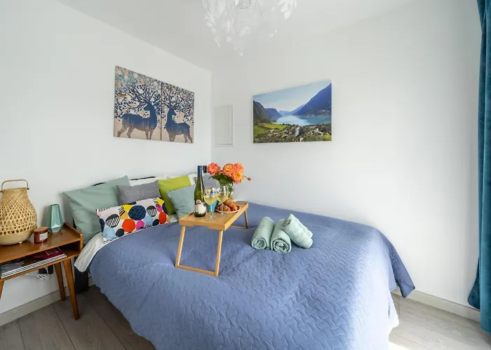 Family Garden With Free Private Parking & Playground *