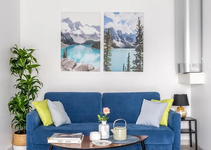 Family Garden With Free Private Parking & Playground *